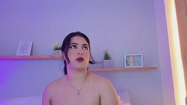 Snapshot of shainadavis chatting on 01/13/26, 03:01 shainadavis online show from 01/13/26, 03:01