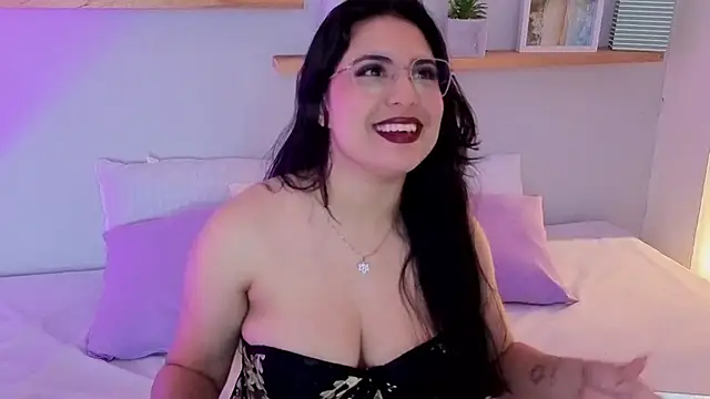 Snapshot of shainadavis chatting on 02/06/26, 03:55 shainadavis online show from 02/06/26, 03:55