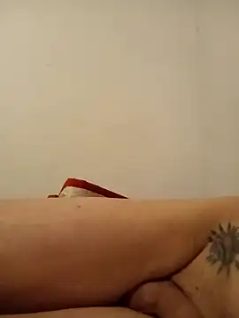 Snapshot of jjLARAY chatting on 10/31/25, 01:06 jjLARAY online show from 10/31/25, 01:06