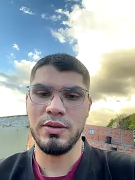 mirallesandbig online show from 10/24/25, 10:06