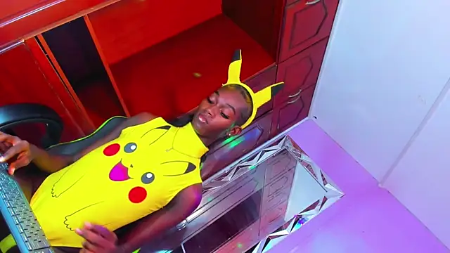 Snapshot of Kimberlyn_Black chatting on 10/16/25, 09:27 Kimberlyn Black online show from 10/16/25, 09:27