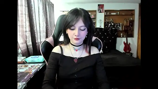 Maki Zein  online show from 11/13/25, 05:45