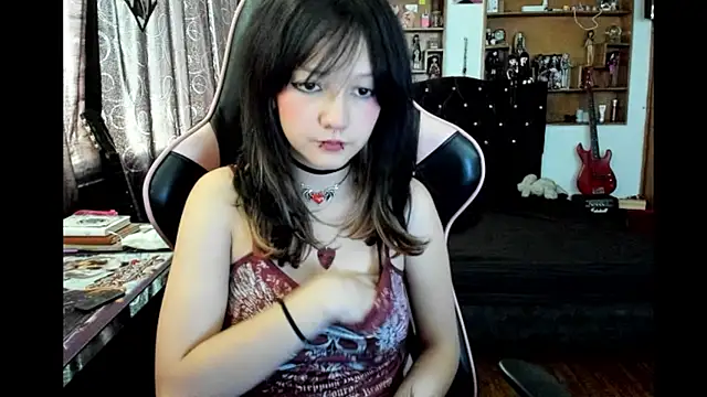 Maki Zein  online show from 02/18/26, 09:44