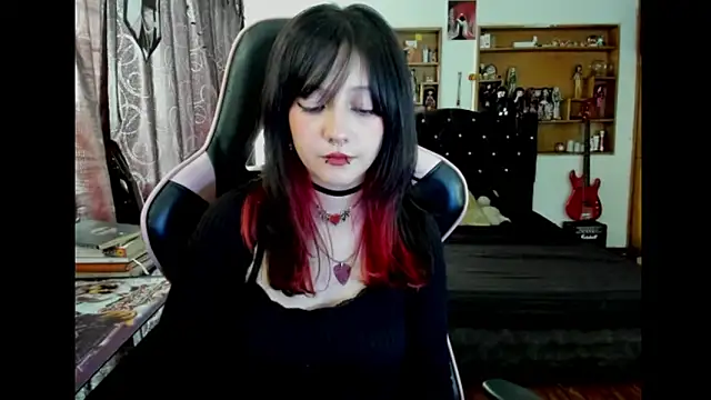 Maki Zein  online show from 03/18/26, 06:11