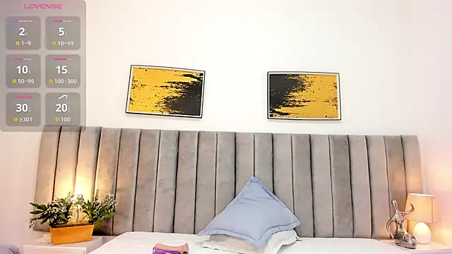 Snapshot of _naylaa_ chatting on 10/30/25, 04:25 naylaa online show from 10/30/25, 04:25