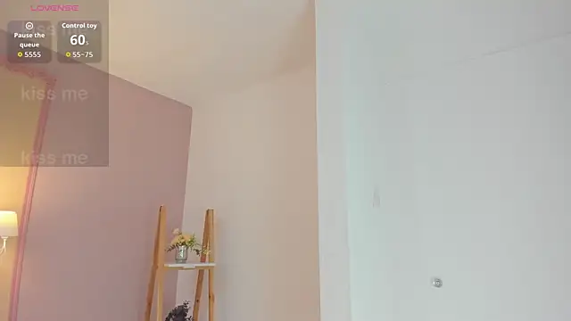  naylaa  online show from 03/31/26, 11:05