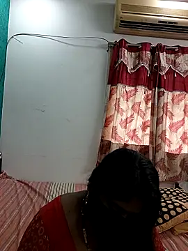 tamil-aunt online show from 10/17/25, 05:32