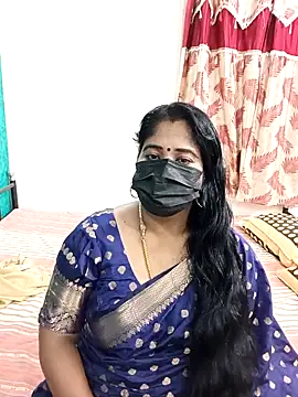 tamil-aunt online show from 10/21/25, 06:58