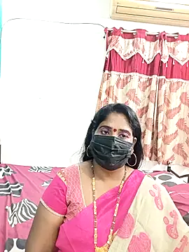 tamil-aunt online show from 11/08/25, 04:18