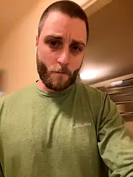 Snapshot of custardnmypie chatting on 10/21/25, 12:44 custardnmypie online show from 10/21/25, 12:44