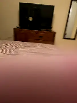 Snapshot of custardnmypie chatting on 11/21/25, 04:11 custardnmypie online show from 11/21/25, 04:11