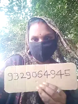 Snapshot of rasmi_powar chatting on 10/17/25, 09:12 rasmi powar online show from 10/17/25, 09:12