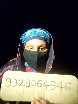 Snapshot of rasmi_powar chatting on 10/20/25, 03:56 rasmi powar online show from 10/20/25, 03:56