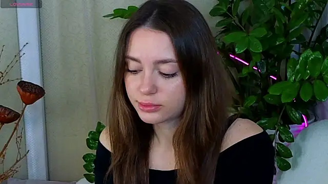 JulliRoss online show from 10/24/25, 05:15