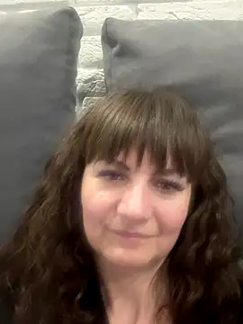 Snapshot of Butterfly8385 chatting on 10/28/25, 07:49 Butterfly8385 online show from 10/28/25, 07:49