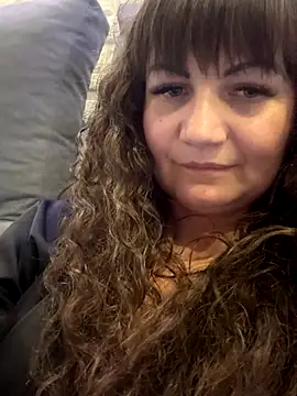 Snapshot of Butterfly8385 chatting on 10/29/25, 09:38 Butterfly8385 online show from 10/29/25, 09:38