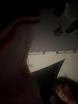 Snapshot of Butterfly8385 chatting on 11/15/25, 05:27 Butterfly8385 online show from 11/15/25, 05:27