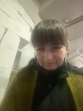 Snapshot of Butterfly8385 chatting on 11/25/25, 12:27 Butterfly8385 online show from 11/25/25, 12:27