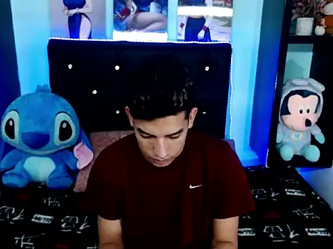 x Aaron x online show from 10/16/25, 02:56