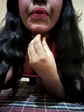 Snapshot of Lovely_Payal chatting on 11/10/25, 03:00 Lovely Payal online show from 11/10/25, 03:00