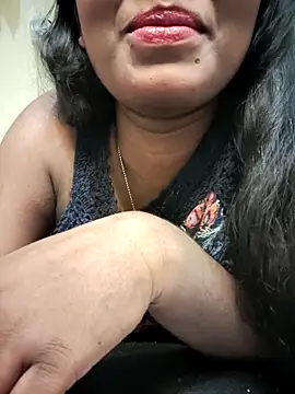 Snapshot of Lovely_Payal chatting on 11/11/25, 04:18 Lovely Payal online show from 11/11/25, 04:18