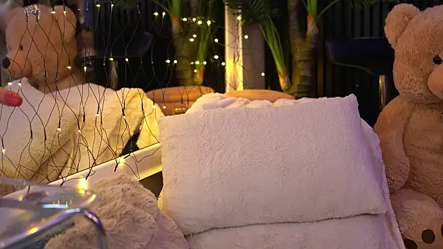 Snapshot of LuxenNoir chatting on 01/12/26, 05:23 LuxenNoir online show from 01/12/26, 05:23