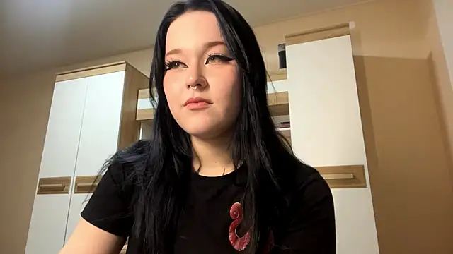 KristenGoodmon online show from 10/12/25, 09:19