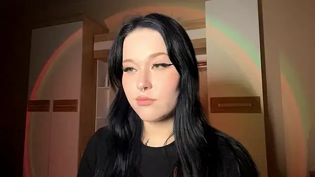 KristenGoodmon online show from 10/13/25, 10:48