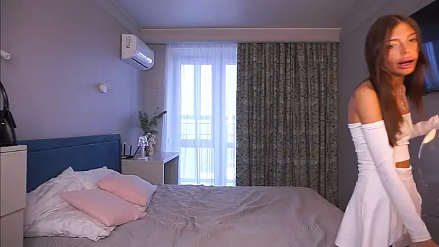 LoisKeedah online show from 11/23/25, 07:19