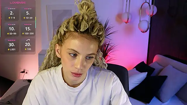 mia silkk online show from 11/07/25, 06:24