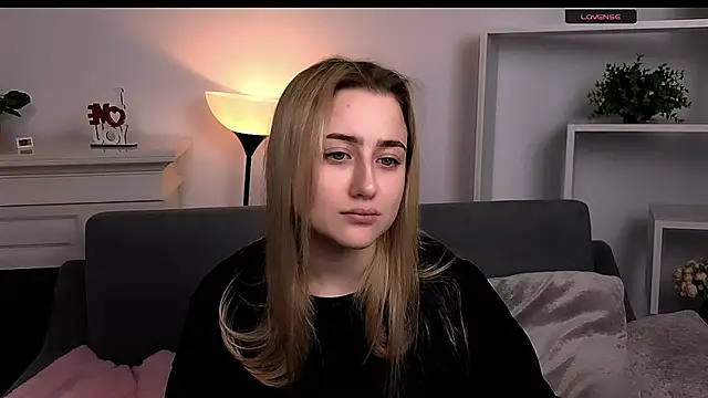 Lulu   Moon online show from 03/12/26, 09:43