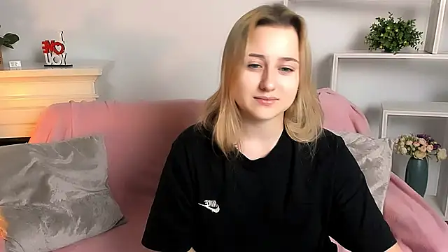 Lulu   Moon online show from 03/20/26, 08:57