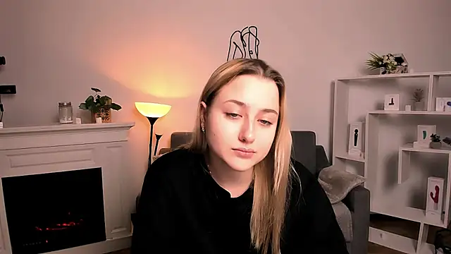 Lulu   Moon online show from 04/10/26, 09:19