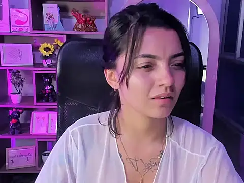 Liisaa Kiss online show from 11/28/25, 04:15