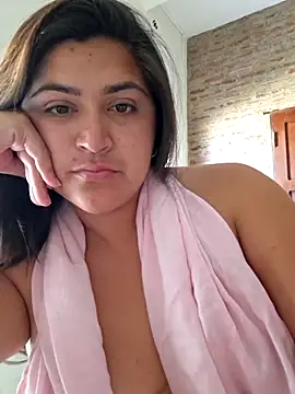 morenalatinaa online show from 02/15/26, 01:09