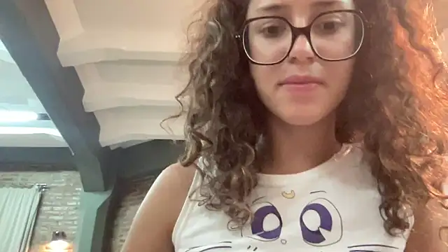 Snapshot of absoluthorrorfield chatting on 11/04/25, 10:42 absoluthorrorfield online show from 11/04/25, 10:42