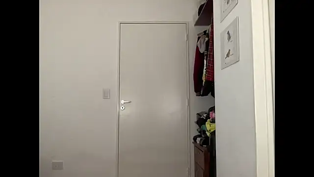 Snapshot of absoluthorrorfield chatting on 12/16/25, 08:47 absoluthorrorfield online show from 12/16/25, 08:47