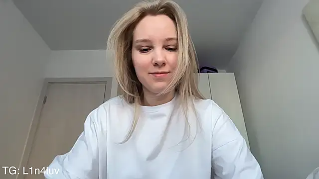 AIicaparkerc online show from 02/13/26, 07:48