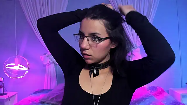 Snapshot of HollyPeach chatting on 11/04/25, 08:19 HollyPeach online show from 11/04/25, 08:19