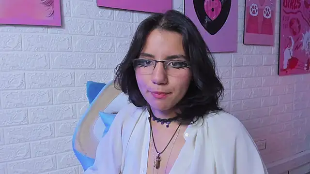 Snapshot of HollyPeach chatting on 11/13/25, 07:51 HollyPeach online show from 11/13/25, 07:51