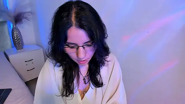 Snapshot of HollyPeach chatting on 12/05/25, 08:16 HollyPeach online show from 12/05/25, 08:16