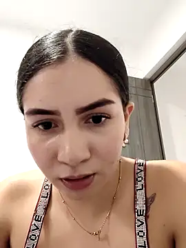 Snapshot of sophia_salazar18 chatting on 10/19/25, 10:10 sophia salazar18 online show from 10/19/25, 10:10
