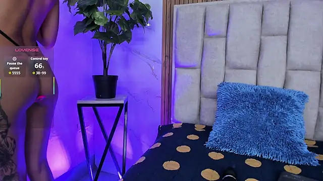 Sassha ferrer online show from 11/15/25, 07:10