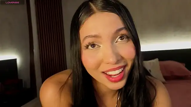 Snapshot of danna_peters chatting on 05/03/26, 12:00 danna peters online show from 05/03/26, 12:00