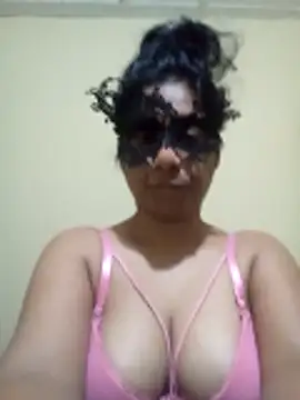 Snapshot of Expose_Queen chatting on 12/01/25, 05:18 Expose Queen online show from 12/01/25, 05:18