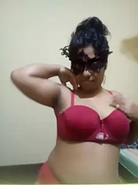 Snapshot of Expose_Queen chatting on 12/02/25, 04:57 Expose Queen online show from 12/02/25, 04:57