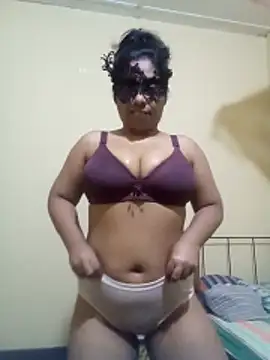 Snapshot of Expose_Queen chatting on 12/05/25, 05:42 Expose Queen online show from 12/05/25, 05:42