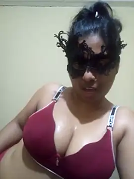 Expose Queen online show from 03/15/26, 04:46