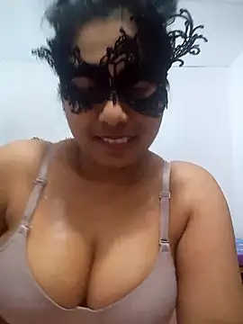 Expose Queen online show from 07/07/26, 06:23