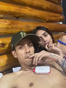 Snapshot of DerryAndIzzy chatting on 01/06/26, 05:22 DerryAndIzzy online show from 01/06/26, 05:22